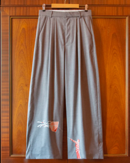 PLEATED WOOL KITE TROUSERS IN GREY